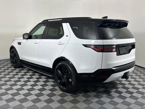 Fuji White 2025 Land Rover Discovery P360 Dynamic SE
