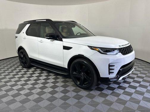 Fuji White 2025 Land Rover Discovery P360 Dynamic SE
