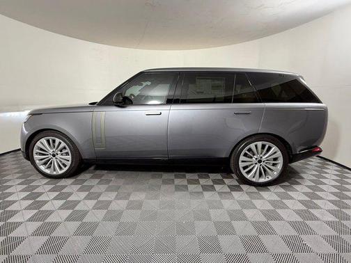 Eiger Grey Metallic 2026 Land Rover Range Rover P400 SE 7 Seat