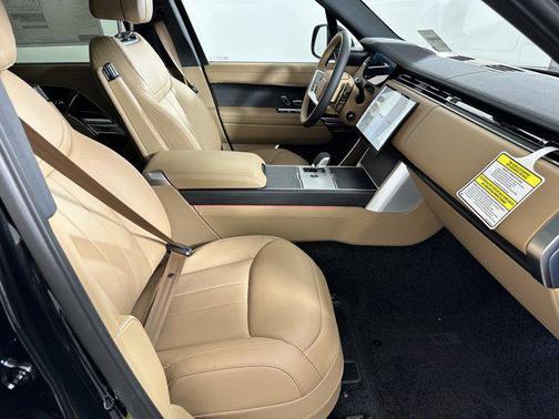 2025 Land Rover Range Rover P400 SE 7 Seat