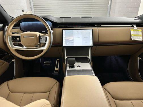 2025 Land Rover Range Rover P400 SE 7 Seat