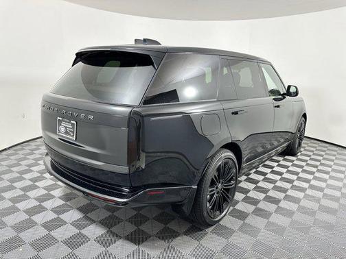 2025 Land Rover Range Rover P400 SE 7 Seat