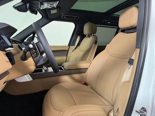 Fuji White 2026 Land Rover Range Rover P530 SE 7 Seat