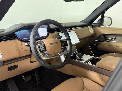 Fuji White 2026 Land Rover Range Rover P530 SE 7 Seat