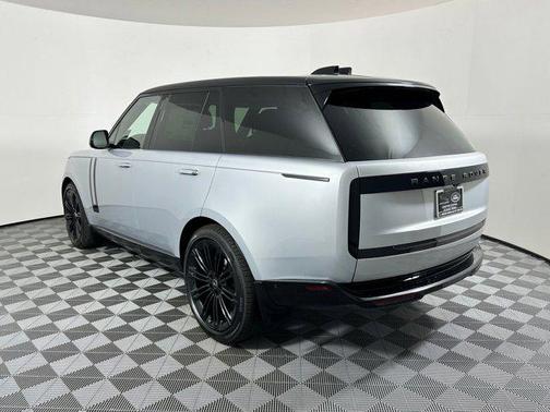 2025 Land Rover Range Rover P530 SE