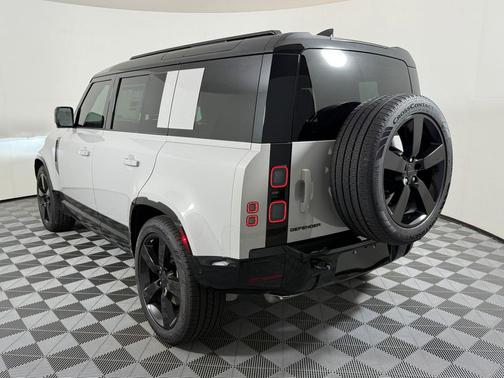 Borasco Grey Metallic 2026 Land Rover Defender P400 X-Dynamic SE