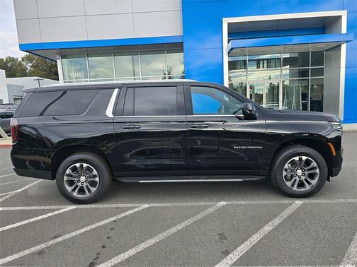 2025 Chevrolet Suburban LS