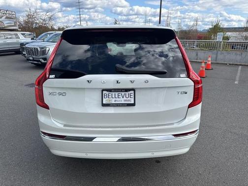 2025 Volvo XC90 Plug-In Hybrid T8 Plus 7-Seater