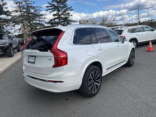 2025 Volvo XC90 Plug-In Hybrid T8 Plus 7-Seater