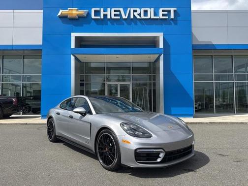 2022 Porsche Panamera GTS