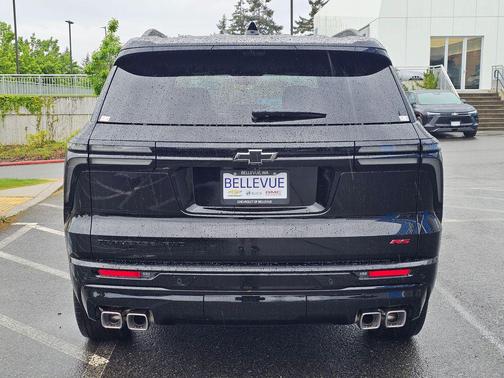 Mosaic Black Metallic 2026 Chevrolet Traverse RS