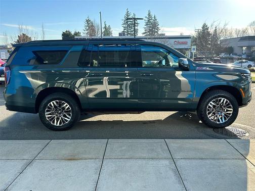 2025 Chevrolet Suburban 4WD Z71