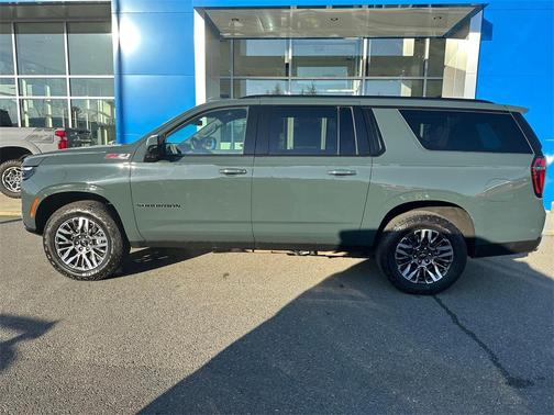 2025 Chevrolet Suburban 4WD Z71