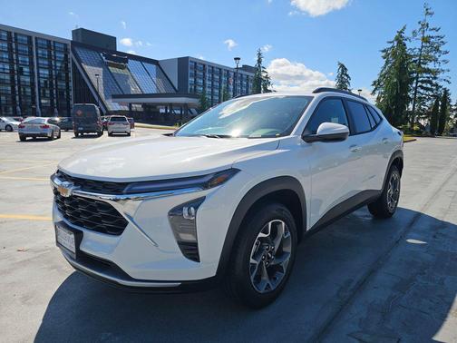 Summit White 2026 Chevrolet Trax LT