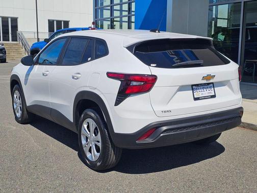 Summit White 2026 Chevrolet Trax LS