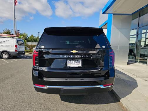 2025 Chevrolet Suburban LS