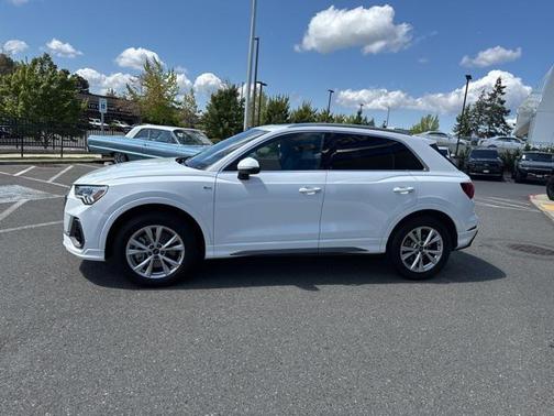2024 Audi Q3 Premium 45 TFSI S line quattro Tiptronic