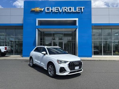 2024 Audi Q3 Premium 45 TFSI S line quattro Tiptronic
