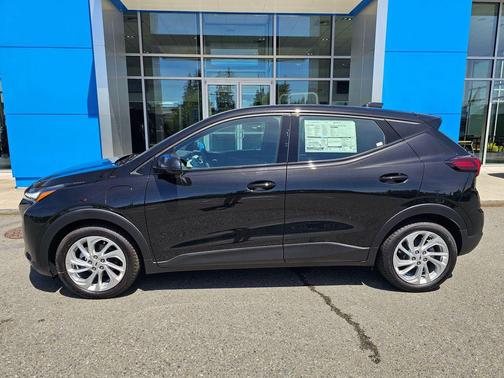 Mosaic Black Metallic 2027 Chevrolet Bolt LT FWD