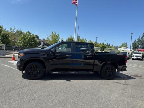 2025 Chevrolet Silverado 1500 Custom