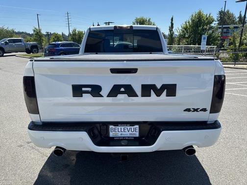 2017 RAM 1500 Night Crew Cab 4x4 6'4' Box