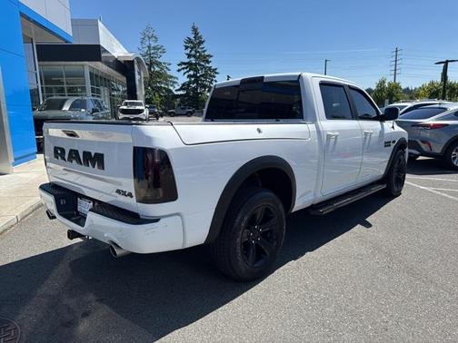 2017 RAM 1500 Night Crew Cab 4x4 6'4' Box