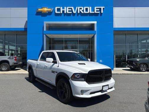 2017 RAM 1500 Night Crew Cab 4x4 6'4' Box