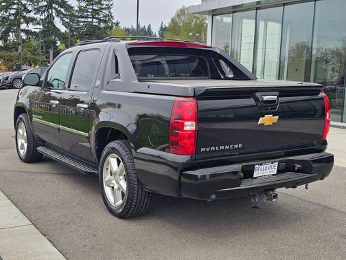 Black 2013 Chevrolet Avalanche LTZ