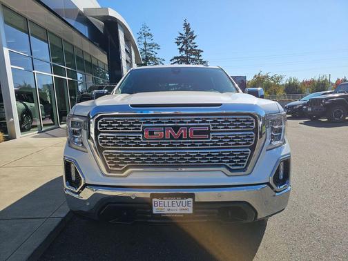 White Frost Tricoat 2019 GMC Sierra 1500 SLT