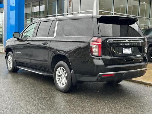 2022 Chevrolet Suburban LT