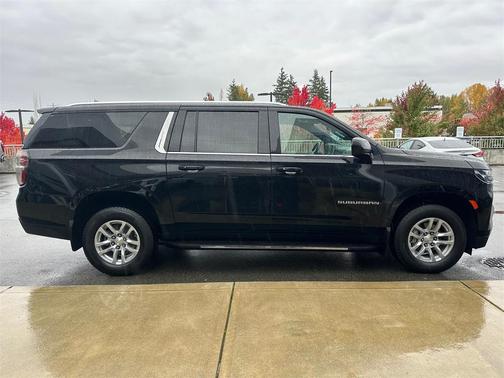 2022 Chevrolet Suburban LT