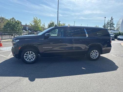 2023 Chevrolet Suburban LT