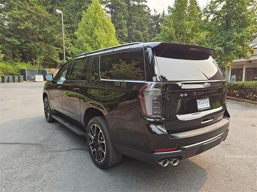 2025 Chevrolet Suburban RST