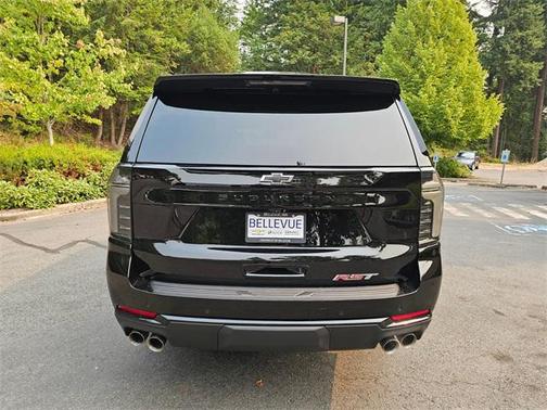 2025 Chevrolet Suburban RST