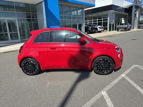 2024 FIAT 500e INSPI(RED) FWD