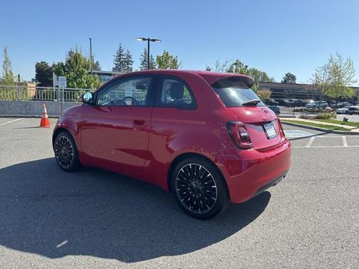 2024 FIAT 500e INSPI(RED) FWD