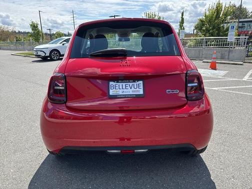 2024 FIAT 500e INSPI(RED) FWD