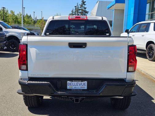 Summit White 2026 Chevrolet Colorado Trail Boss