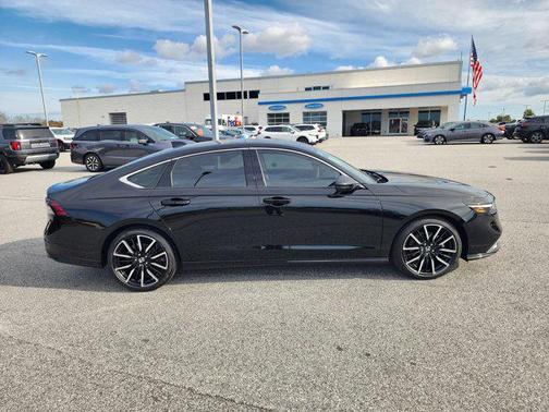 2024 Honda Accord Hybrid 