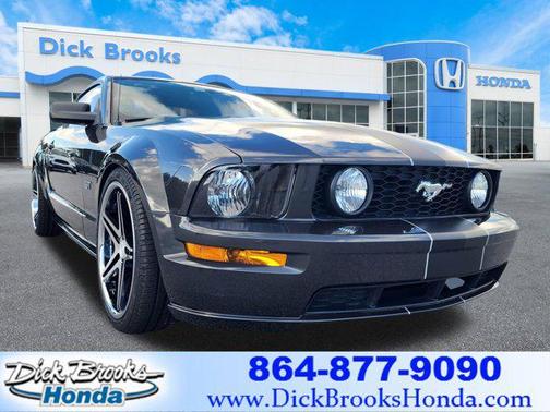 Gray 2008 Ford Mustang GT Deluxe