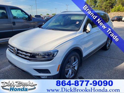 White 2018 Volkswagen Tiguan 2.0T SEL
