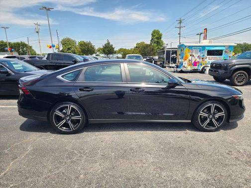 Crystal Black Pearl 2024 Honda Accord Hybrid Sport