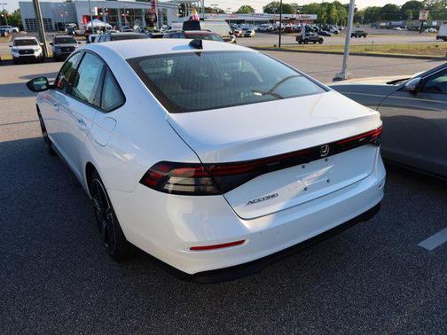 Platinum White Pearl 2026 Honda Accord SE