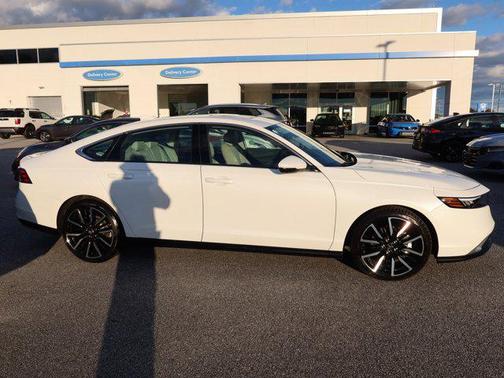 2025 Honda Accord Hybrid 