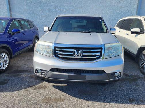 Silver 2014 Honda Pilot EX-L