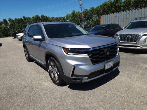 Lunar Silver Metallic 2025 Honda Pilot EX-L