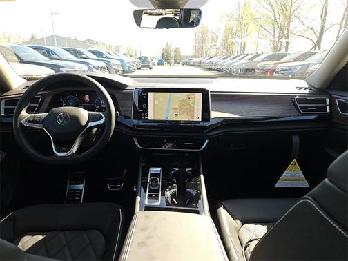 2025 Volkswagen Atlas 2.0T SEL Premium R-Line