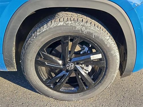 2025 Volkswagen Atlas Cross Sport 2.0T SEL R-Line Black