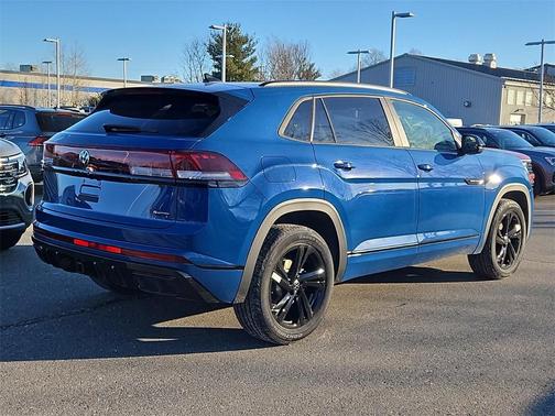 2025 Volkswagen Atlas Cross Sport 2.0T SEL R-Line Black