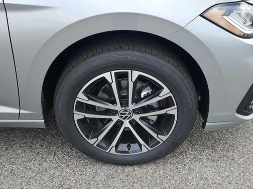 Pyrite 2026 Volkswagen Jetta 1.5T Sport